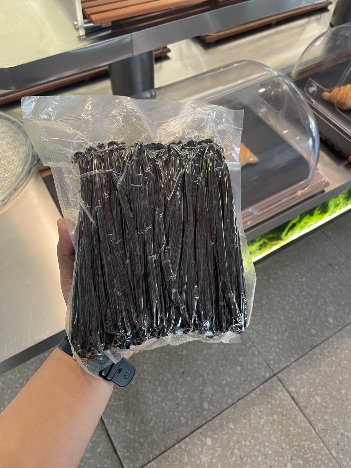 Vacuum-sealed vanilla packs ready for export